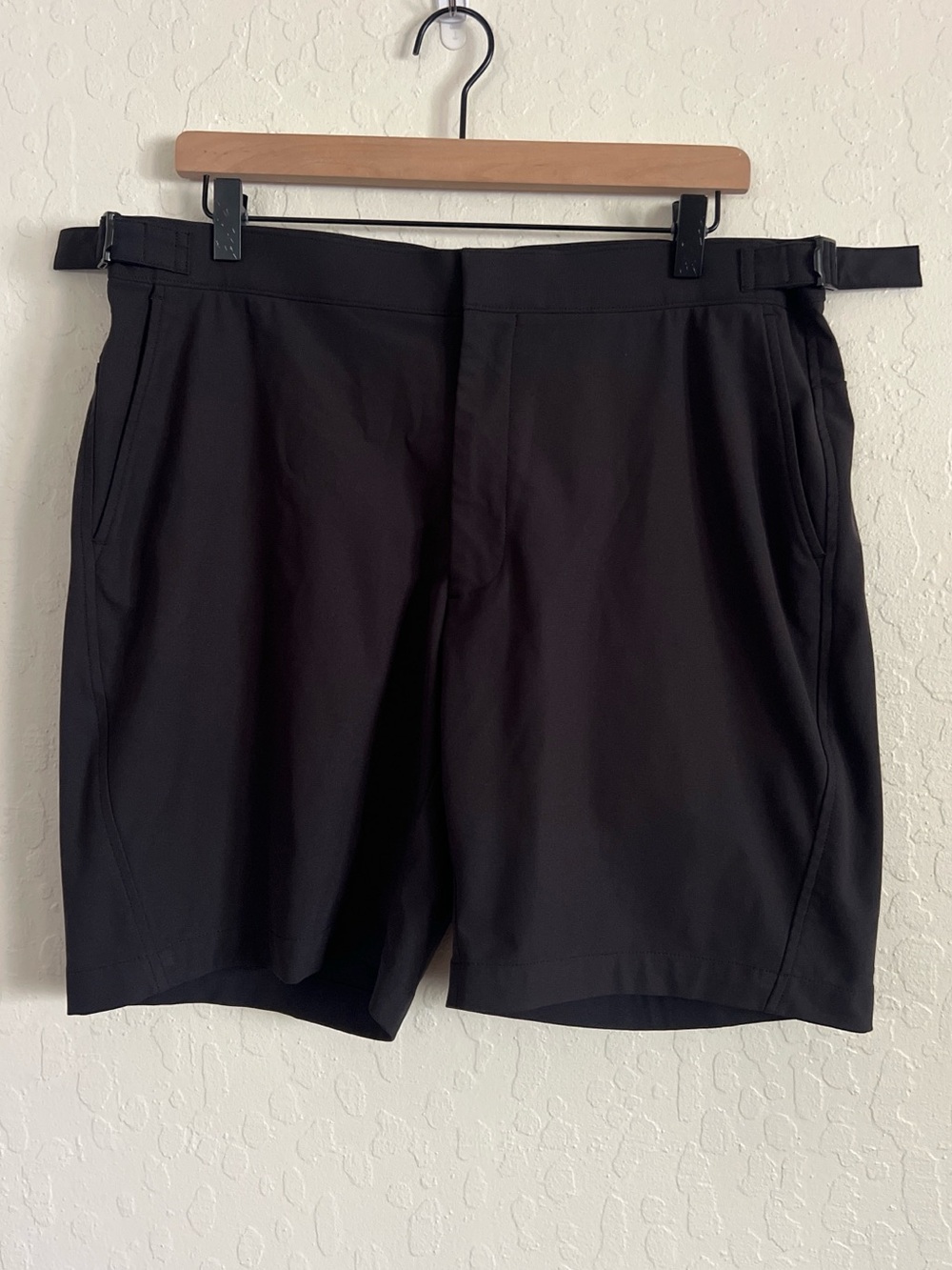 G/Fore Technical Performance Golf Shorts 34 Black Athleisure Adjustable Tech Tab